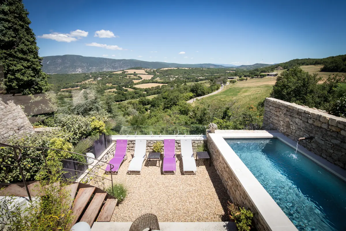 Terrasse et Piscine à la Bastide de Caseneuve