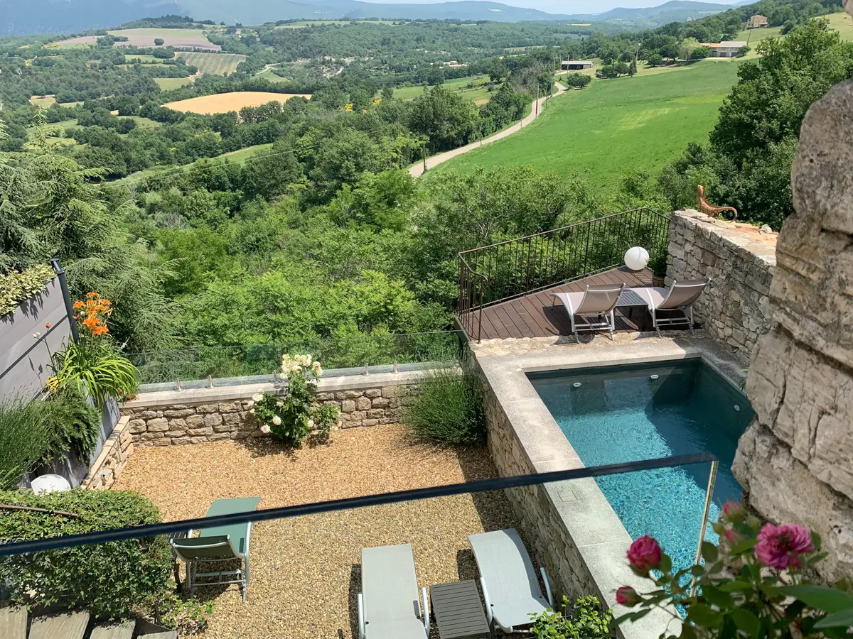 Terrasse et Piscine à la Bastide de Caseneuve